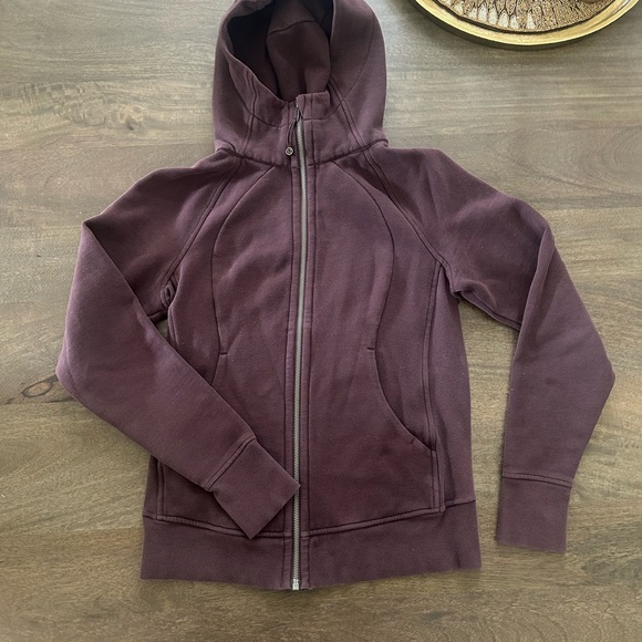 Lululemon Scuba Hoodie Cotton Fleece
Pelt 8 - Picture 3 of 9